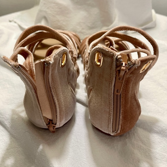 Shoe Dazzle Isabeli Blush Velvet Sz8 Flat Sandals NIB - Picture 4 of 11